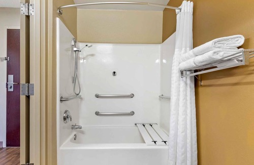 Morrisville Hotel | Extended Stay America Select Suites Raleigh RDU Airport