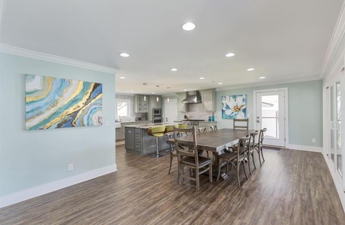 Seneca House | Extraordinary Lake Keowee Waterfront Home Close to Town