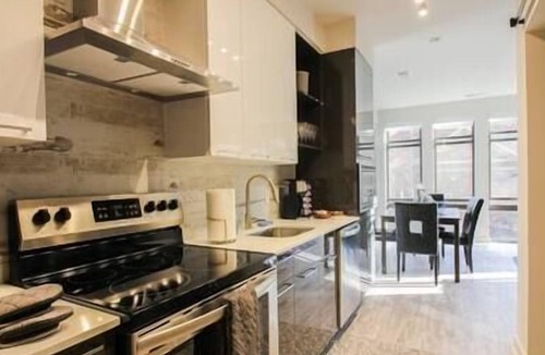 Bluemont Apartment | Extraordinary | Unique | Location| Luxury | Lounge