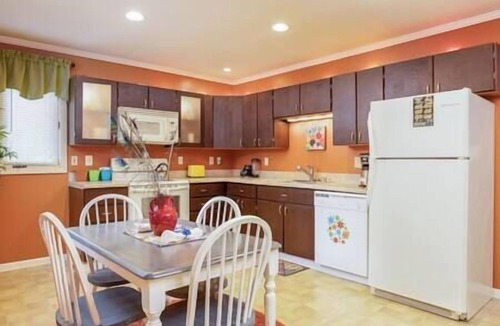 Fourth Ward Apartment | Fabulous Fourth Ward Flat, 1BR Historic Charlotte