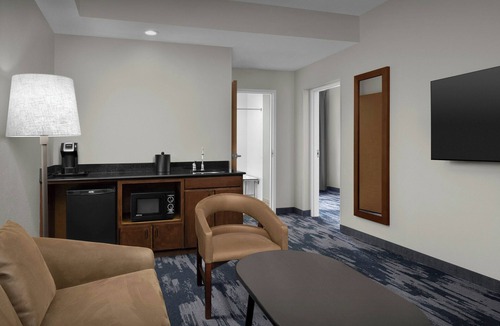 Winston - Salem Hotel | Fairfield Inn & Suites by Marriott Winston-Salem Hanes Mall