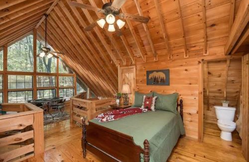 Mentone House | Falcon Lodge - hot tub fire pit & games