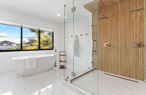 Olympia Heights House | Fall Sale! 4BR - Private Yard, Grill, Soaking Tub, Near Coral Gables & MIA Airport