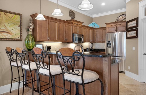 Emerald Waters Village House | Fall Special- 4 for 3! Free Beach SRVC= 2 Chairs/Umbrella! Private Beach!