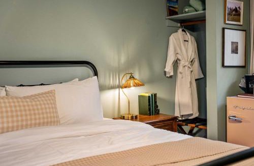 Lookout Mountain Hotel | Falling Water Room on Lookout Mountain