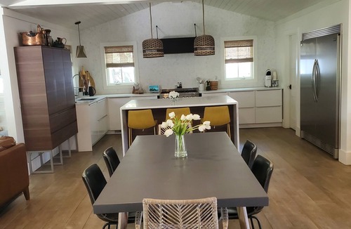 Isle of Palms House | Family Beach House - Pet-friendly - private heatable pool, close to the beach