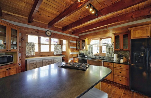 Big Canoe Cabin | Family Cabin Getaway – Natural Rock Slides, Fishing & Mountain Views
