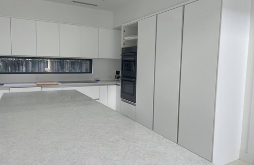 Seybold House | family-focused 5-bedroom oasis contemporary new house in marvelous Miami