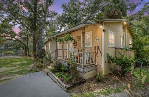 Fort McCoy House | Family Forest Retreat, Paradise at Point Pleasant!