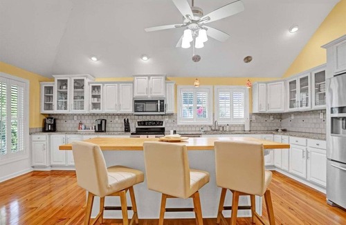 Savannah House | Family Friendly, Game Room, Near Tybee & Savannah