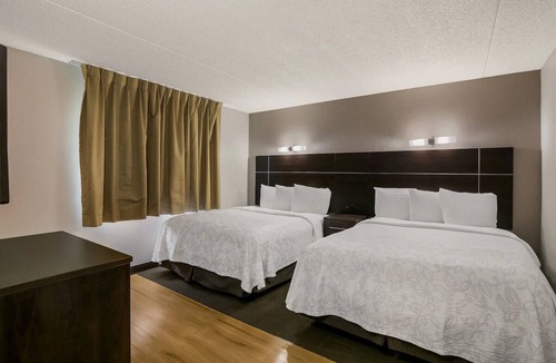 Ashley Oaks Hotel | Family-friendly Room w/Free Hot Breakfast | Free Onsite Parking