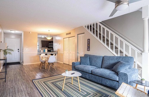 University House | Family Friendly Townhome near USF