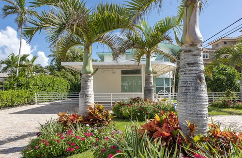 Birch Park Finger Streets House | Family-Friendly Beach Villa, Central Location to all the Action