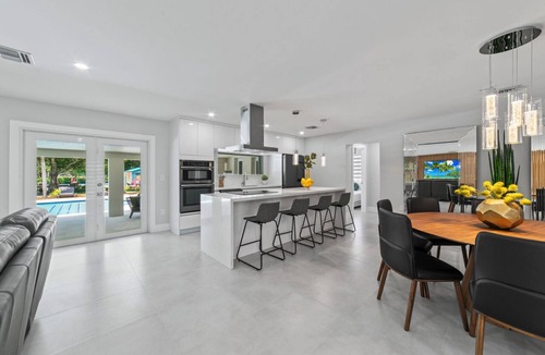 Miami Gardens House | Family Fun House w/Pool, Games, Sports & BBQ