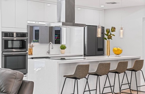 Miami Gardens House | Family Fun House w/Pool, Games, Sports & BBQ
