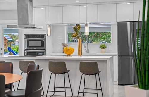 Miami Gardens House | Family Fun House w/Pool, Games, Sports & BBQ