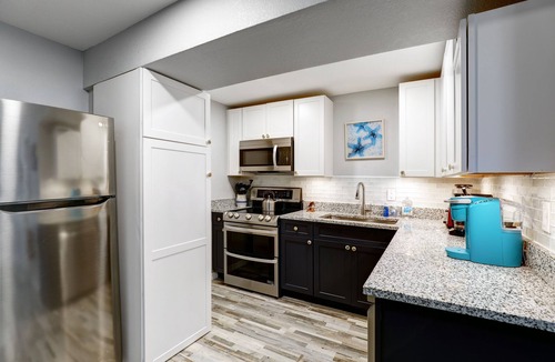 Mid Island House | Family, heated Pool hot/tub, Dogs ok, 400' from Beach, Fast WIFI. Fishing. Dock