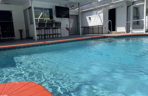 San Carlos Park House | Family Home w/Pool , On Golf Course & Near Beach !