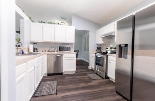 Westside House | Family Retreat Near NAS JAX and Orang Park Mall with Gameroom