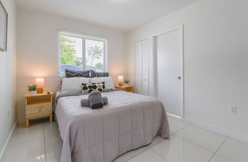 Gladeview House | Fantastic Brand New Duplex 3 Bedrooms/2 bathrooms
