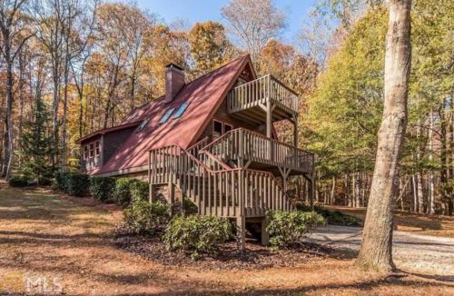 Gainesville House | Farmhouse in a Peaceful Paradise with Huge Hot tub