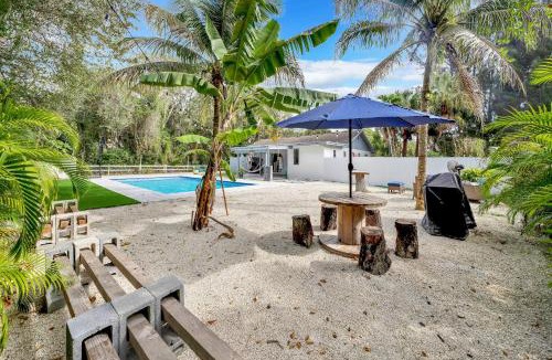 Ludlam Villa | Farmhouse Miami
