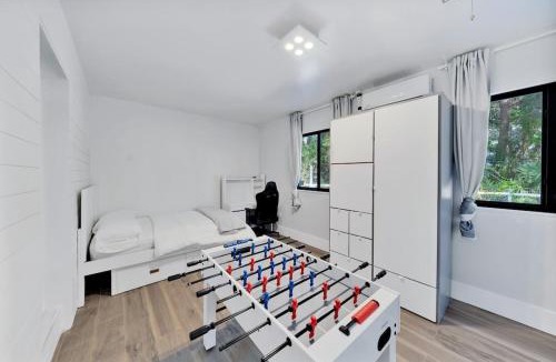 Ludlam Villa | Farmhouse Miami
