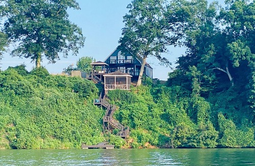 Greenwood House | Featured "HGTV Dream Home" - Best View on the Lakefront!