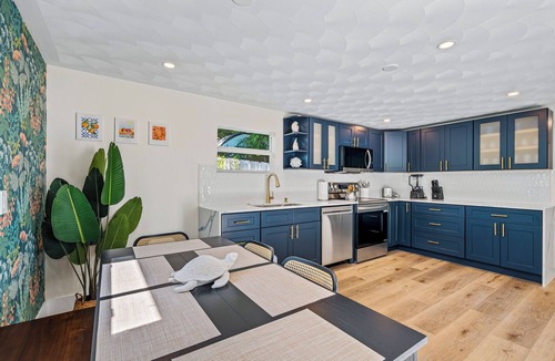 Lake Worth House | MAJOR INTERNATIONAL SPORTING EVENT! Wellness Retreat! Sauna, Cold Plunge, Hot Tub