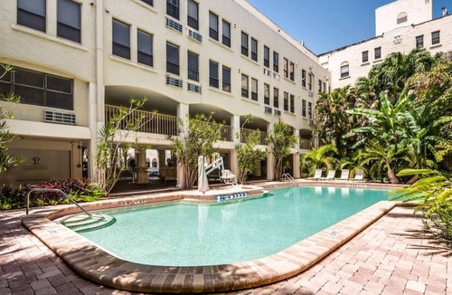 Palm Beach Condo | FIFAbyTRAIN/StepsToBeach&Dining/UrbanChicStudio