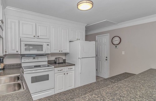 Surfside Beach Condo | FINER IN CAROLINA! AUGUST OPENING! DISCOUNTED! 3-4 night min!