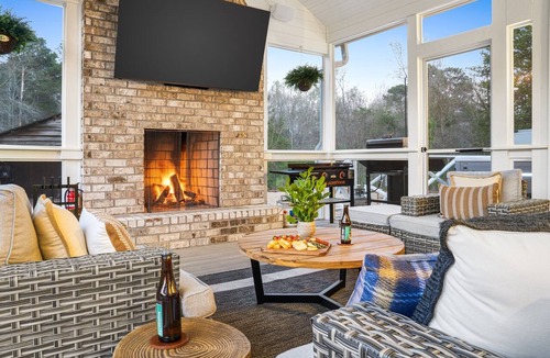 Thomaston House | Firefly Farms | Private Lake, Hot Tub & Game Barn