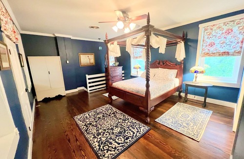 Jefferson House | Firefly Hill - Renovated farmhouse with large backyard - sleeps 8