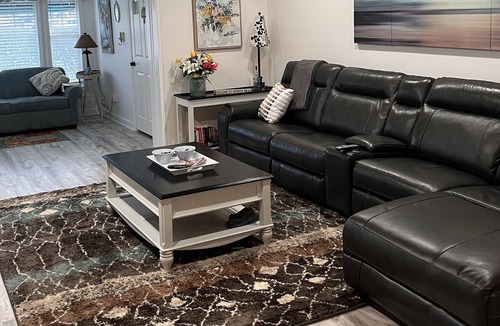 Vaught Condo | First floor! 2/2 Bed/bath w/ wi-fi! (Newly Renovated 2022! Open floor plan! )