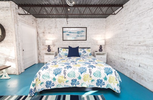 Historic Downtown Apalachicola Apartment | First Mates Quarters at Scipio Creek Marina