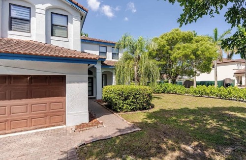 Tamiami House | FL1 House NEW Miami Oasis Game Room & Firepit!