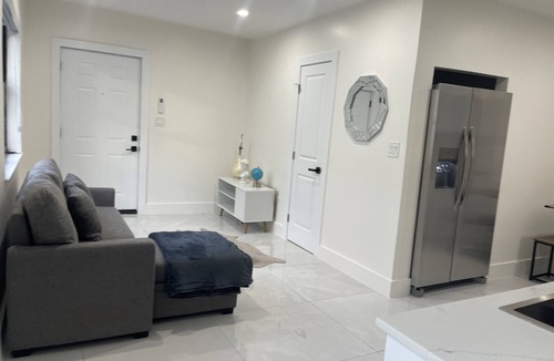 Flamingo Parks House | Flamingo Park Estate! Sleeps 16! MAJOR INTERNATIONAL SPORTING EVENT!