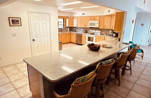 Steinhatchee House | Flamingo Villa -Waterfront home, private dock with sunset views for 10 guests