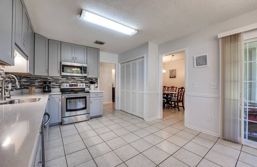 Fleming Island House | Fleming Island |Dogs Ok |Fenced Yard |Family Friendly |Nearby Park |10 Mins to Doctor's Lake Marina