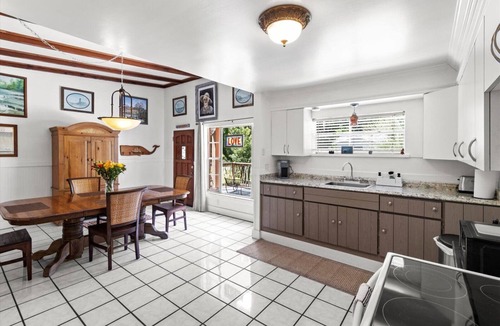 Crystal River House | Flexible Policies- Coral House!, with private pool! Steps away from Kings Bay