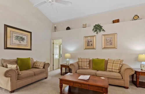 Florida Pines House | Florida Pines by Shine Villas