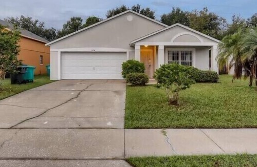 Westside House | (FM) Have this extravagant 3 bedroom house to yourself!!!