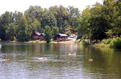 Advance Resort | Forest Lake Camping Resort Lakefront Cabin 3