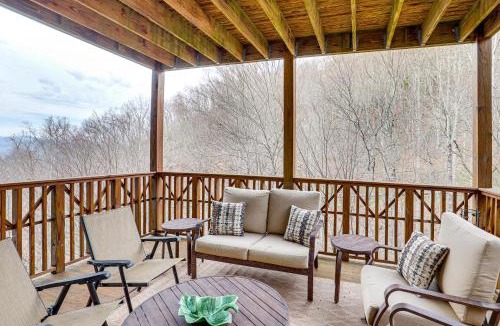 Mountain Air House | Forest-View Balcony & Trail Access! Burnsville Gem