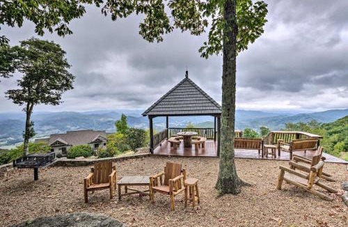 Mountain Air House | Forest-View Balcony & Trail Access! Burnsville Gem