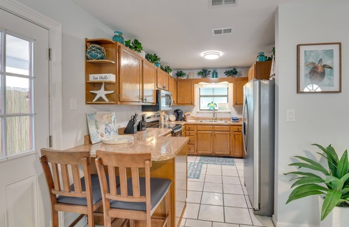 Ocean City House | Fort Walton Beach Cottage w/Hot Tub & Patio!