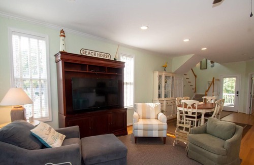 Saint Helena Island House | Four bed home w three full baths delivers 1,800 sq. ft. of Lowcountry Comfort