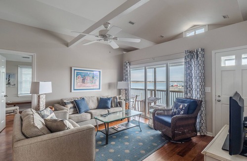 Topsail Beach House | FOUR SAILS: 4 BR / 3 BA canalfront in Topsail Beach, Sleeps 8