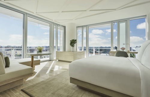 Surfside Hotel | Four Seasons Hotel at The Surf Club