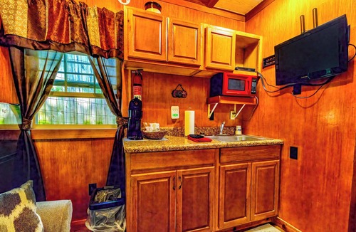 Cherokee Cabin | Fox Magdaline Mini Cabin at Panther Creek